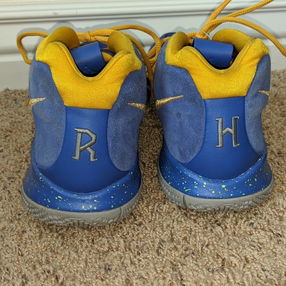 Shoes - Picture 3 of 4